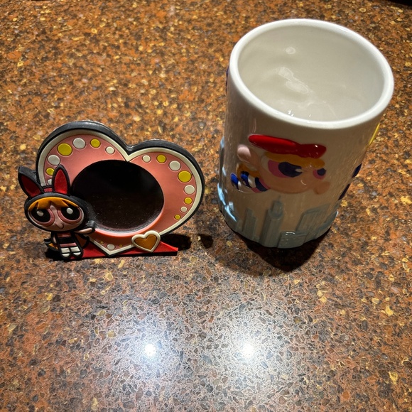 2000 Power Puff Girls Ceramic Cup and mini picture frame - Picture 8 of 8